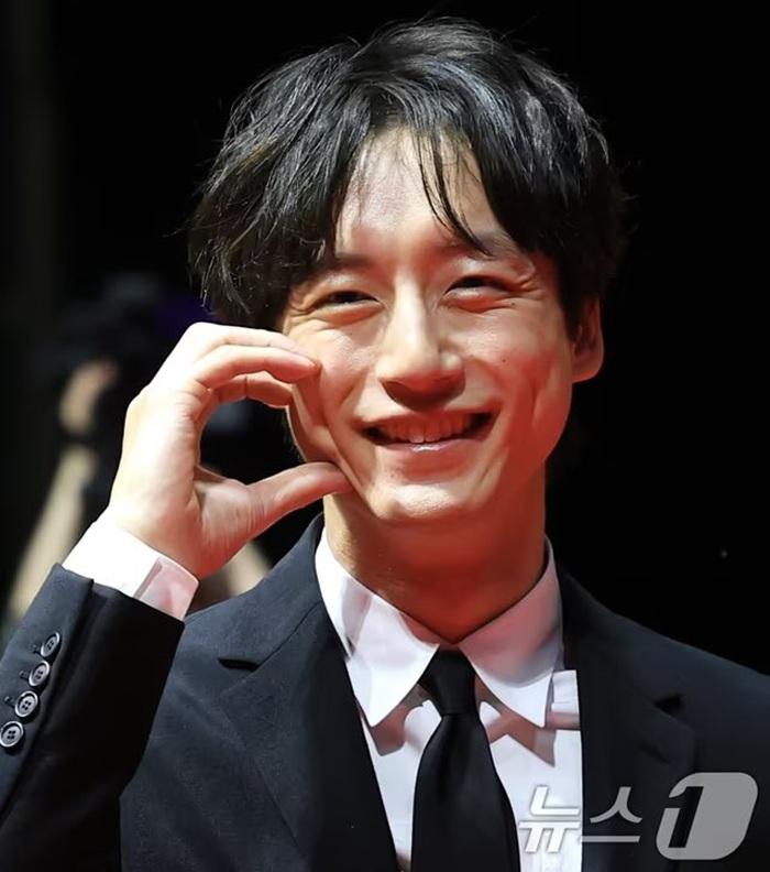 連環爆出不忠醜聞,坂口的理想男友形象毀於一旦。