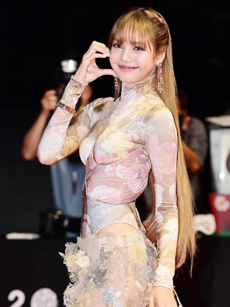 釜山電影節|梁家輝任評審 Lisa透視裙搶風頭。