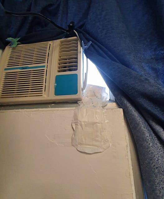 過去有網民教路,除了用舊衫及地布,可以用衛生巾(M巾)、尿片及寵物尿墊放在窗邊吸水。