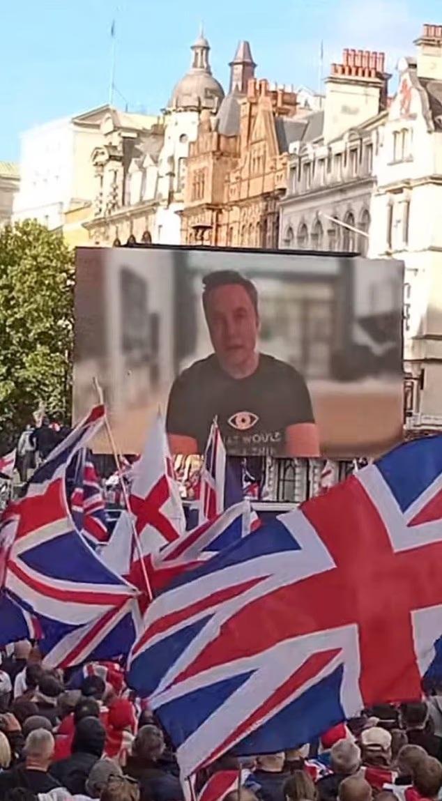 倫敦反移民集會出乎預料達15萬人參與 發起人是誰?