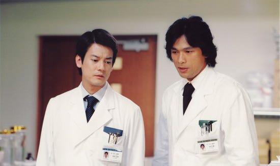 唐澤壽明代表作還有經典日劇《白色巨塔》。