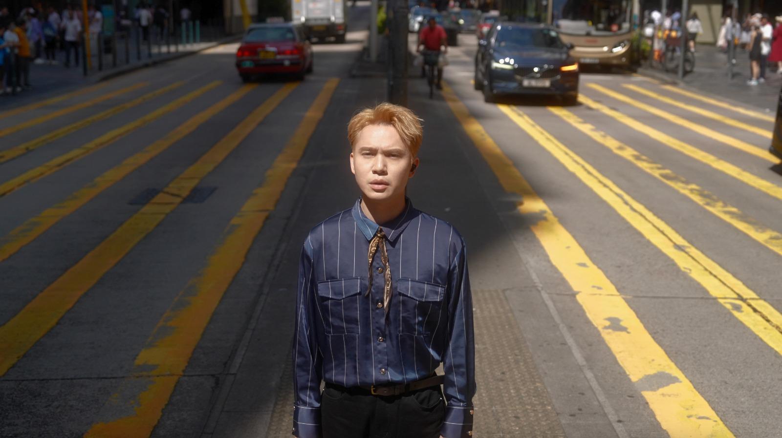 King重新於音樂出發,為簽約Sony後推出的首支個人單曲《掛念你你好嗎》。