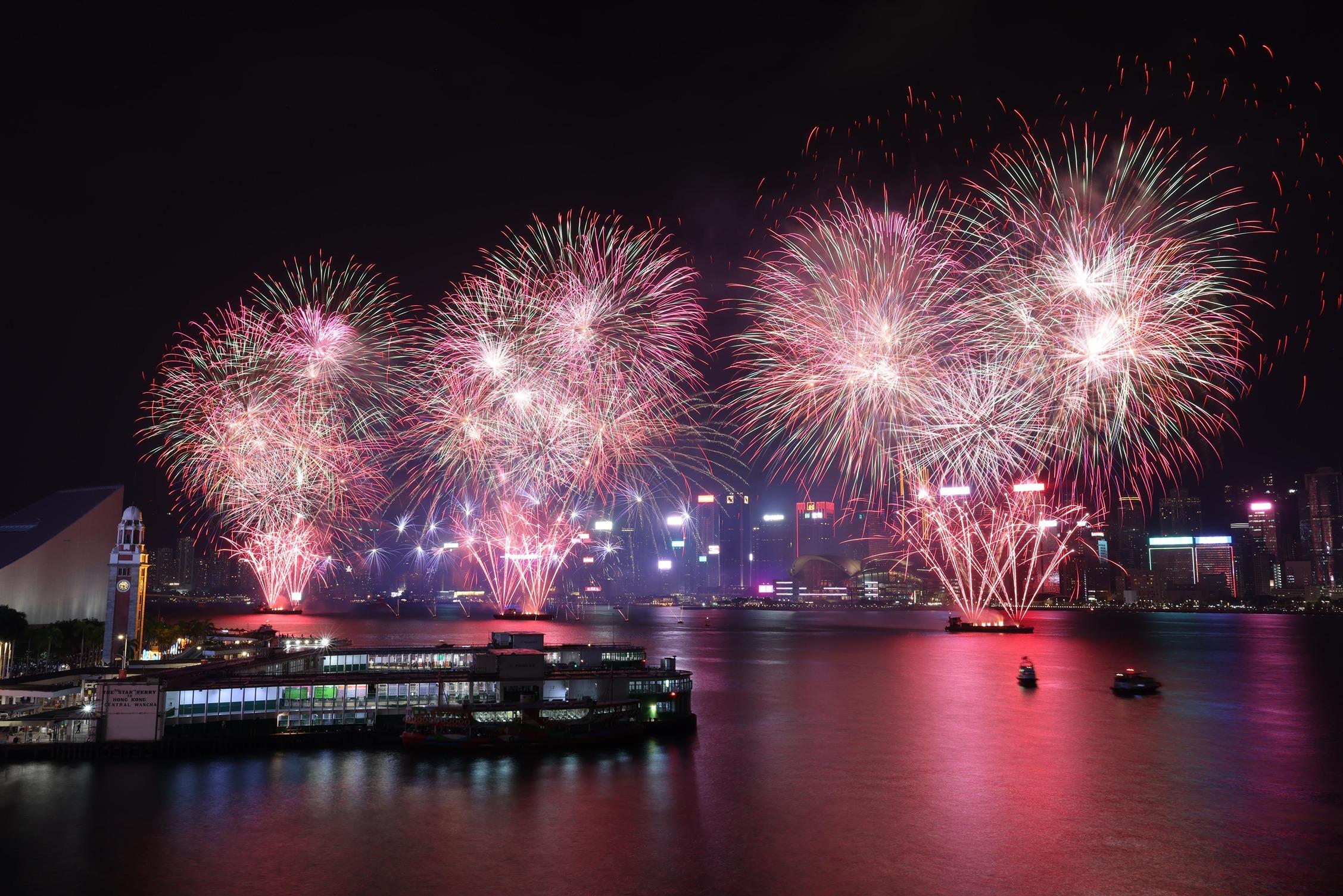國慶煙花2025|海港城露天停車場觀賞煙花 早鳥門票半價/消費換$2,800優惠券