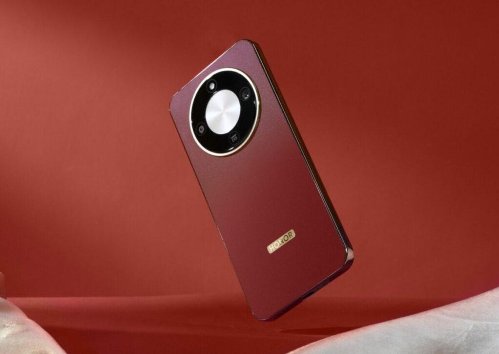 新機延續了深受歡迎的「紅褐色」版本,並新增「日光金」配色。