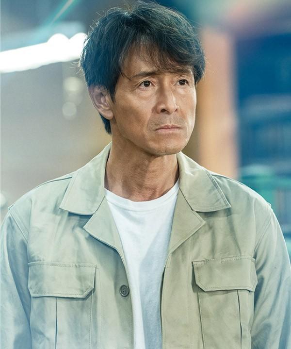 吉田榮作近年已光彩不再,一臉老態亦令Fans大感心痛。