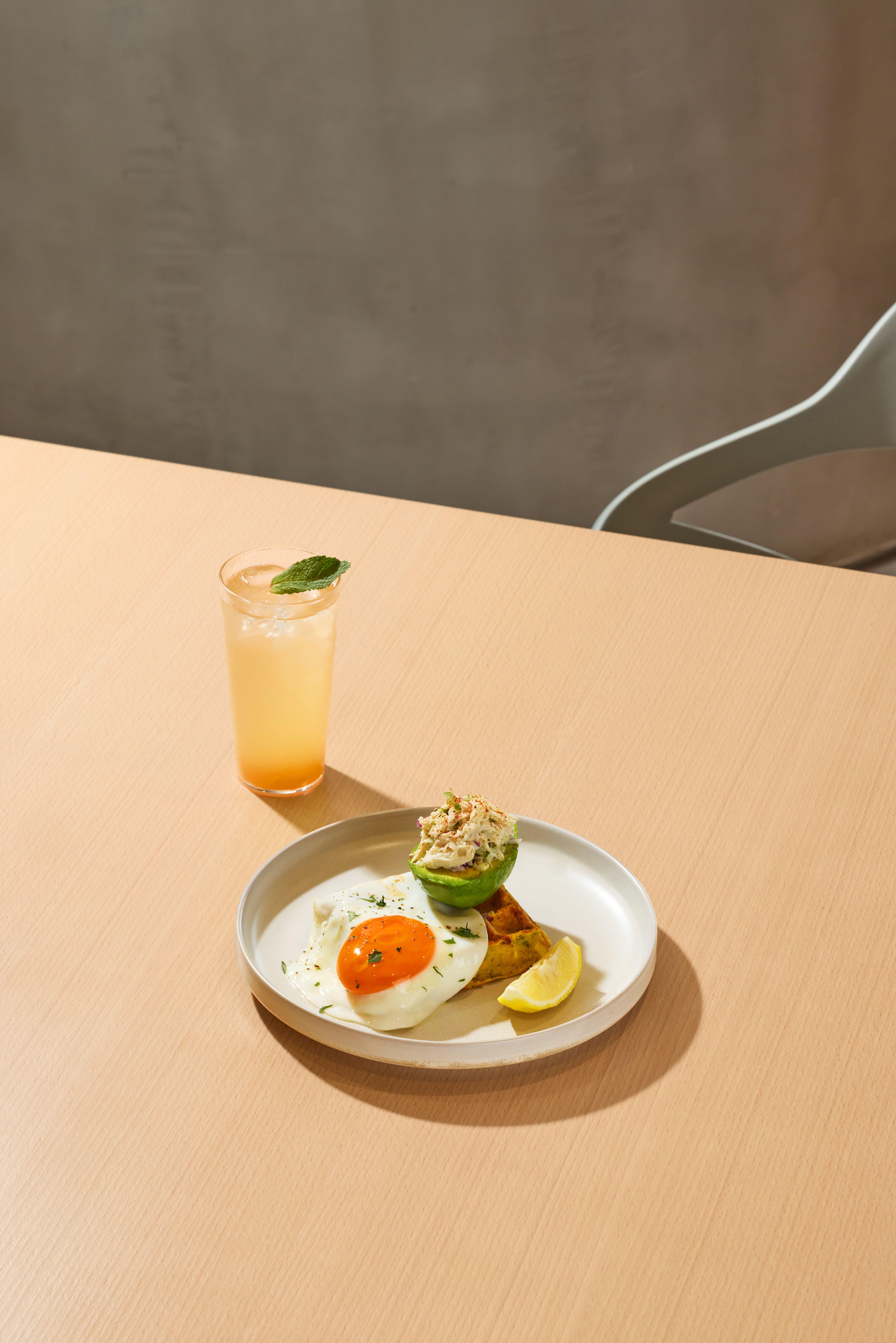 薯仔窩夫配蟹肉沙律 ($118)