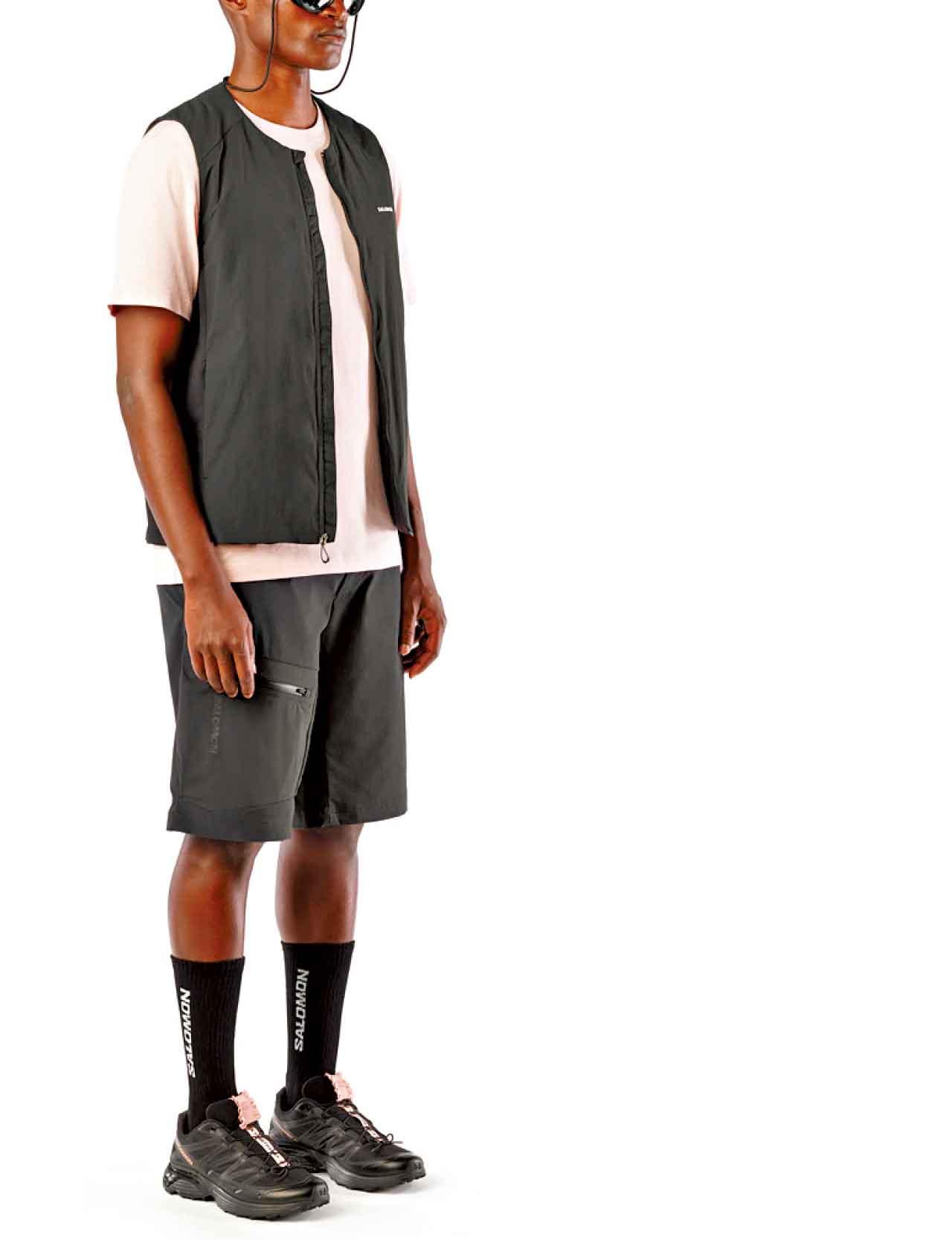 用上男模示範,完全無違和感喎,著得幾好睇吖。