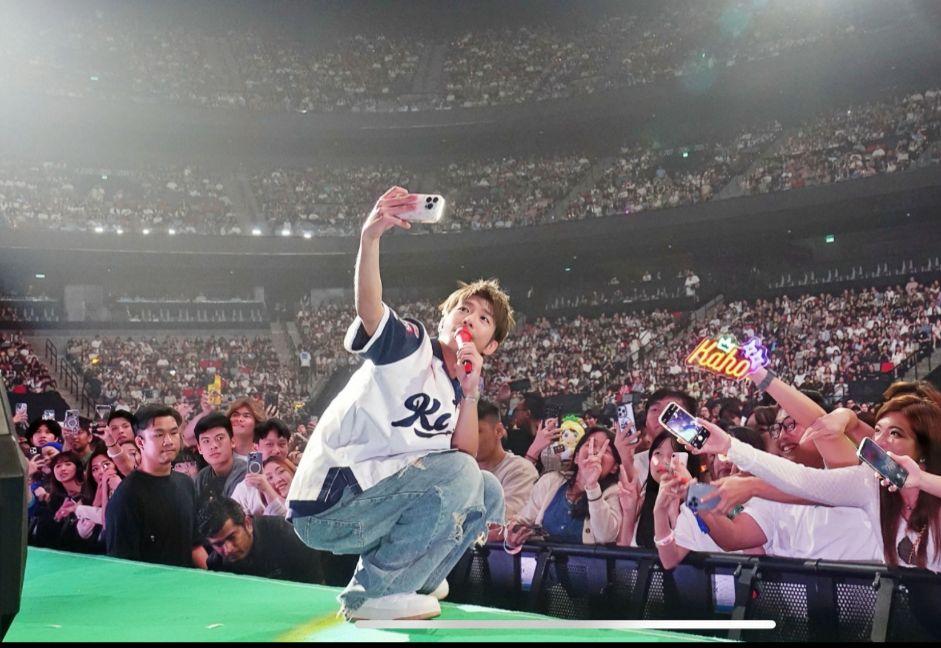 洪嘉豪去年在《Kaho Live 2024》澳門演唱會與樂迷慶生。