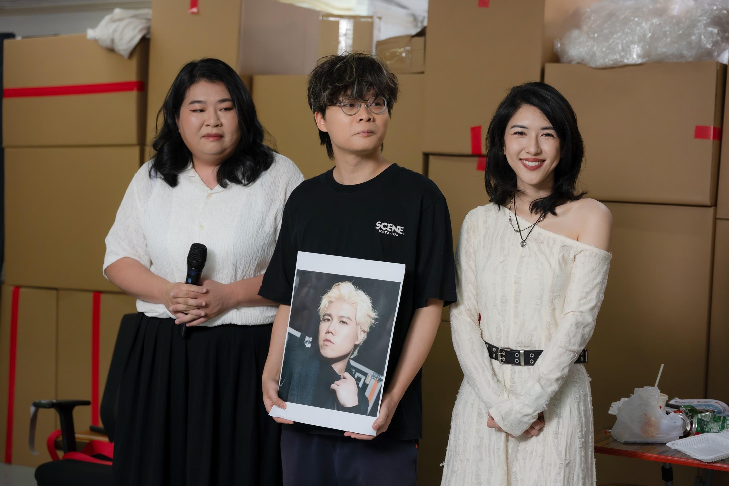 100毛利君牙、JFFT雞翼與床哥亦有份參演舞台劇《Y2K前的綁架》。