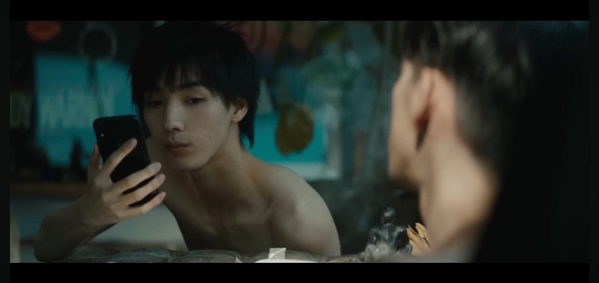 清水尋也為樂隊King Gnu人氣單曲《The hole》拍攝MV。