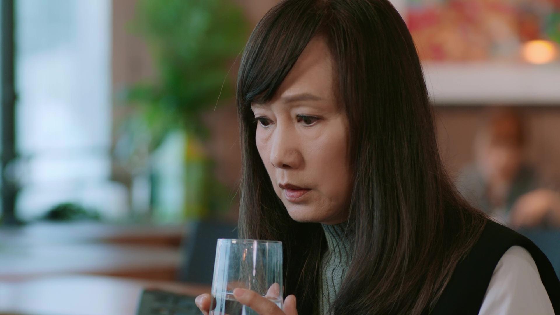 對於輝仔主持又得、演戲又得,網民大感驚喜。