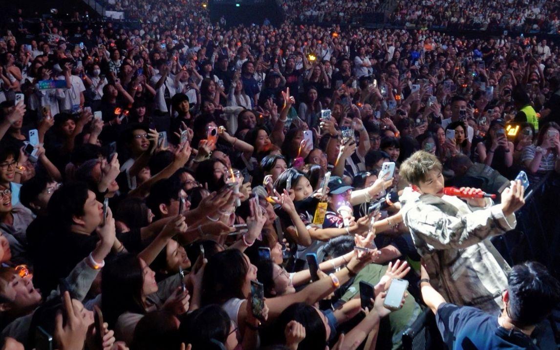 洪嘉豪去年在《Kaho Live 2024》澳門演唱會與樂迷慶生。