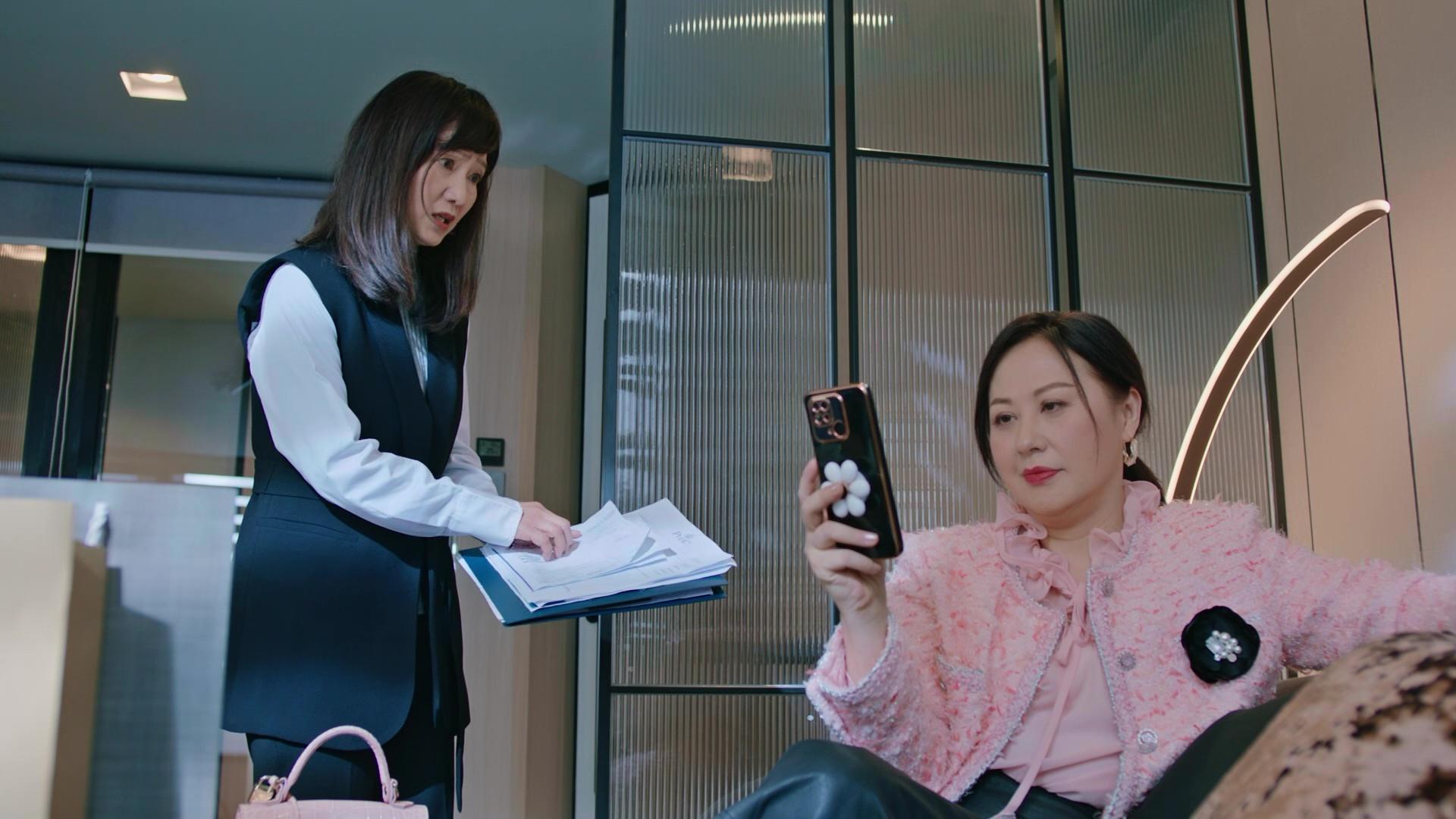 輝仔與欣欣有不少對手戲。