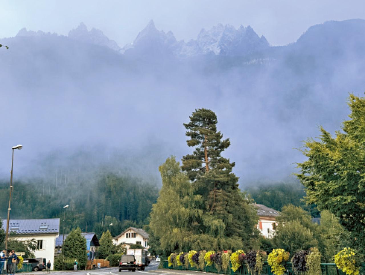 梁百行 UTMB 環白朗峰超馬