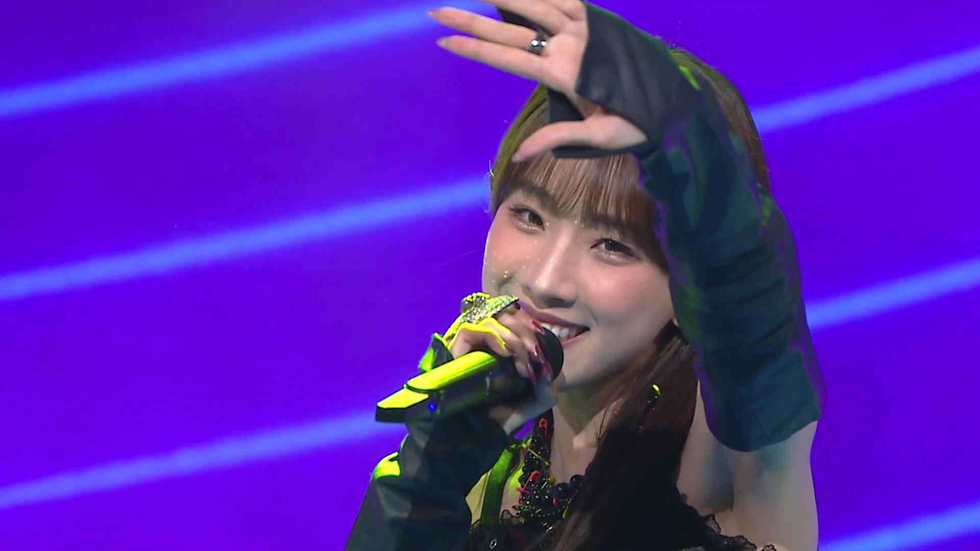 Jenny舞姿綽約,加上邊跳邊唱,為她賺下不少分數。