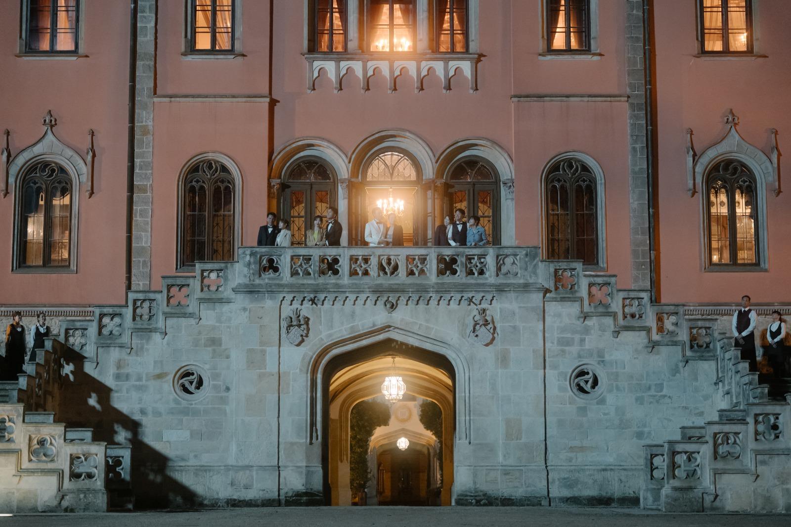 《巨塔之后》不惜工本布拉格外景拍攝。