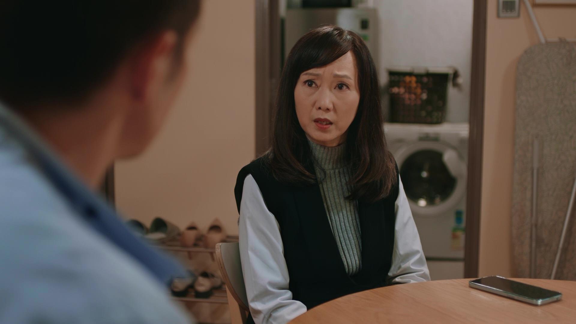 對於輝仔主持又得、演戲又得,網民大感驚喜。