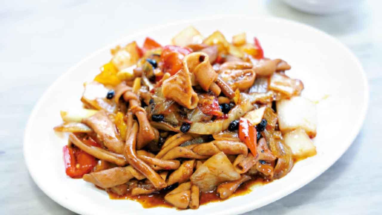 豉椒炒鵝腸分量多,腸切長條脂肪少。($148)