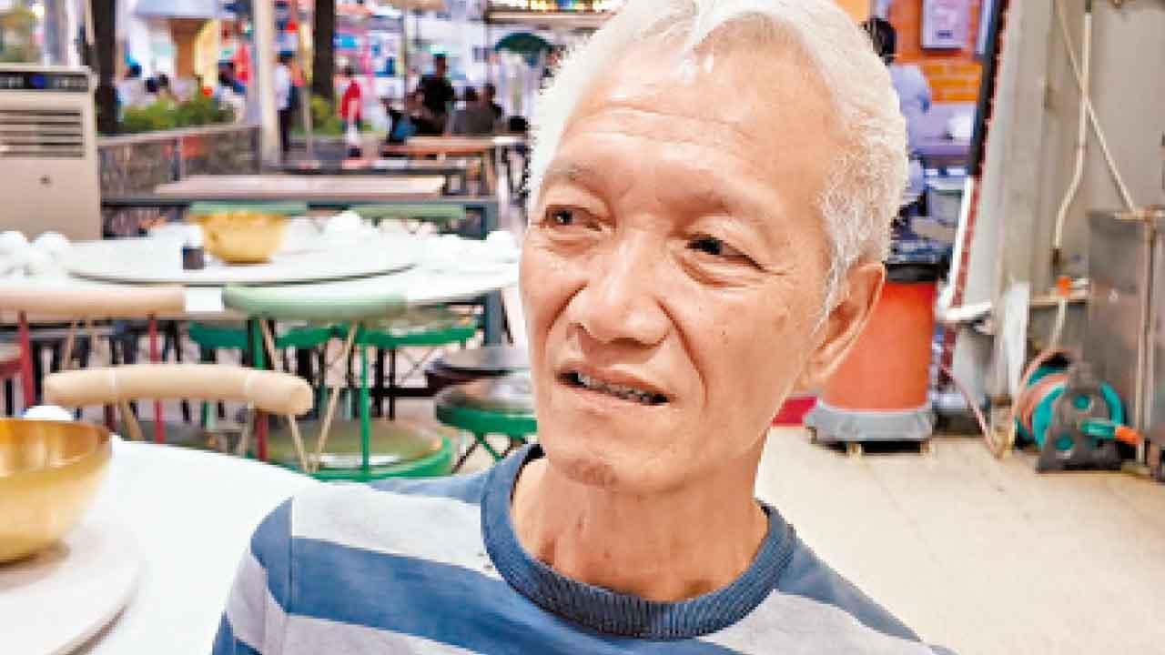 老闆指燒鵝味道吸引建屯門公路工人及行山客前來品嘗。