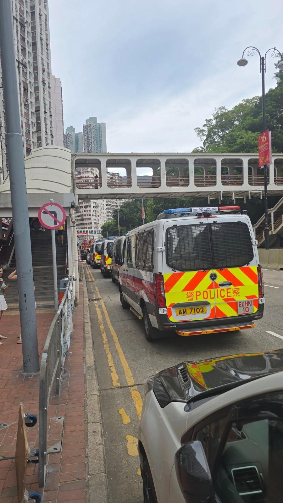 鰂魚涌驚現戰時炸彈。(fb「北角有樂」圖片)