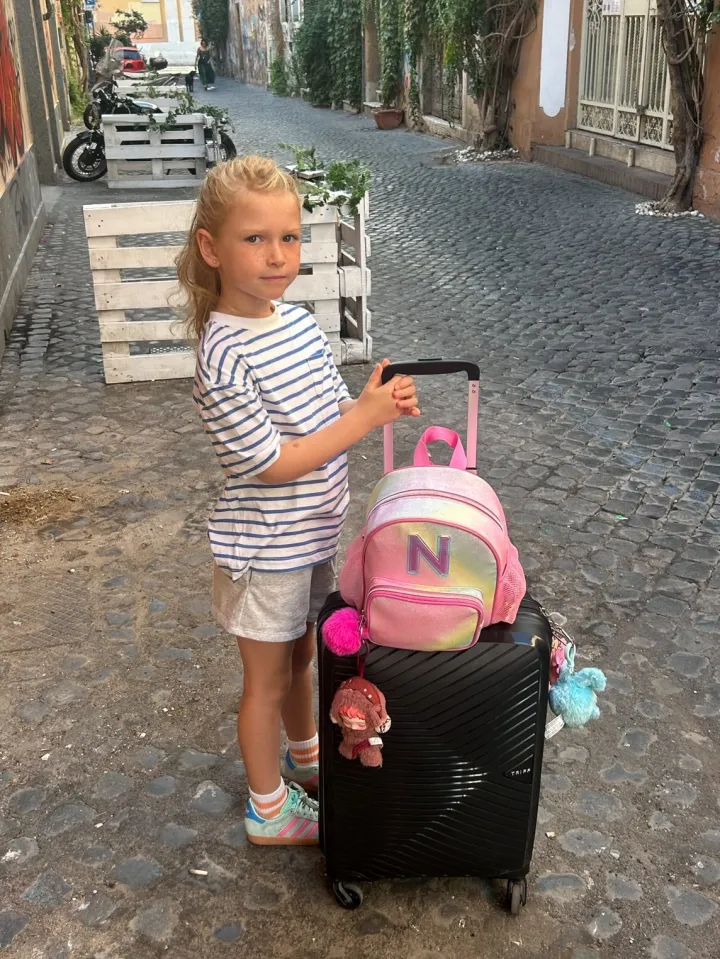 環遊世界|6歲女兒的行李輕便。