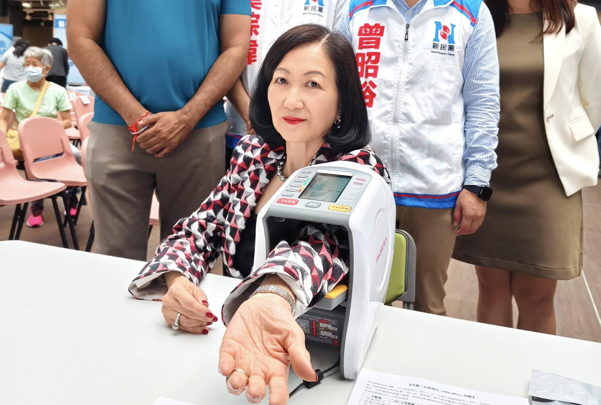 葉劉淑儀體檢結果顯示腦退化機會甚低,屬健康長者