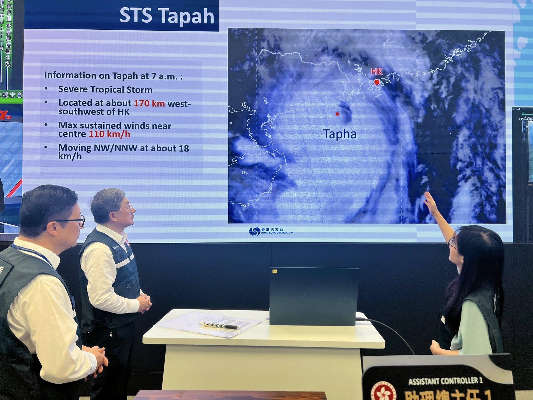 卓永興視察緊急事故監察及支援中心。(卓永興Facebook)