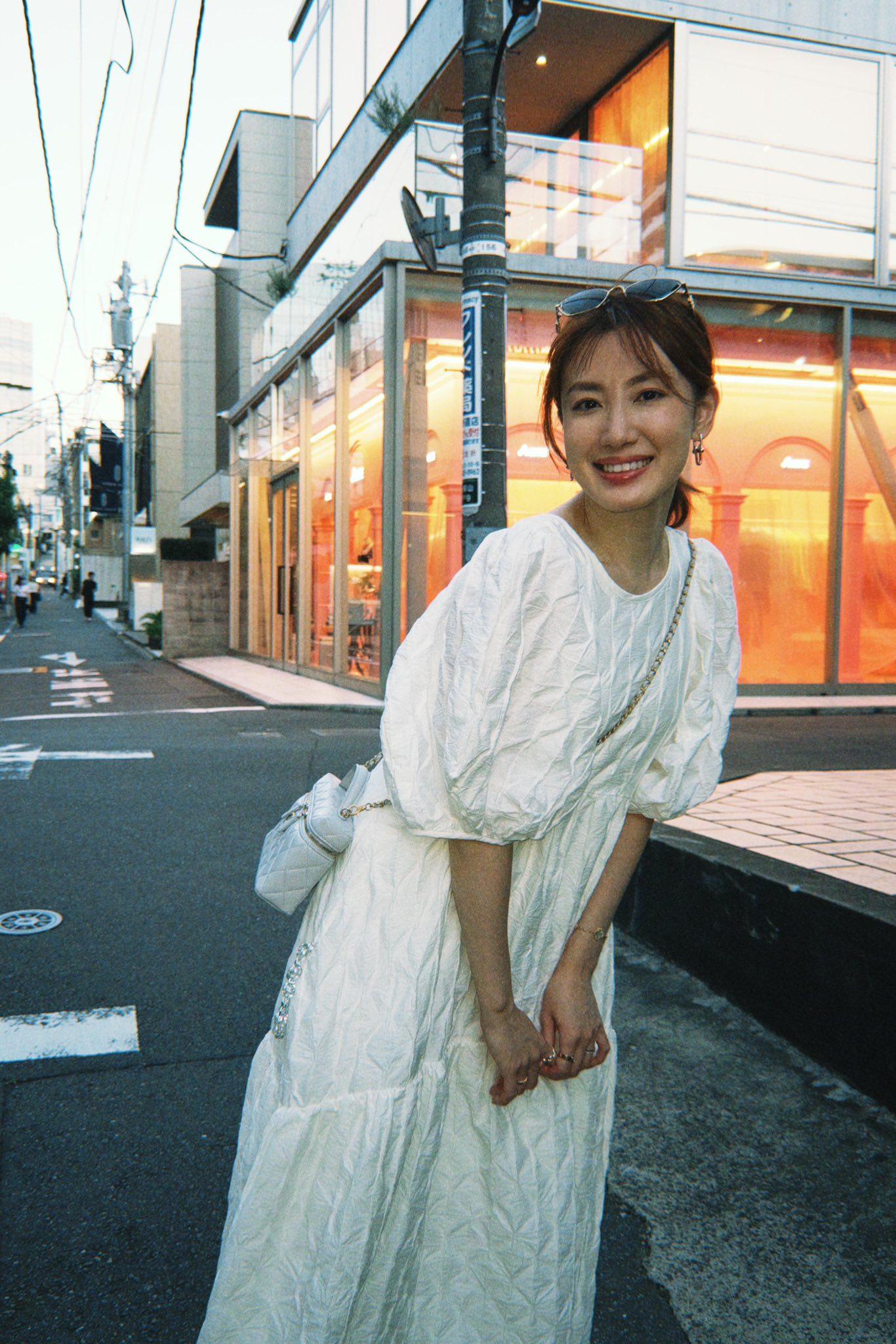 蔣家旻穿上鬆身衫遊日本。