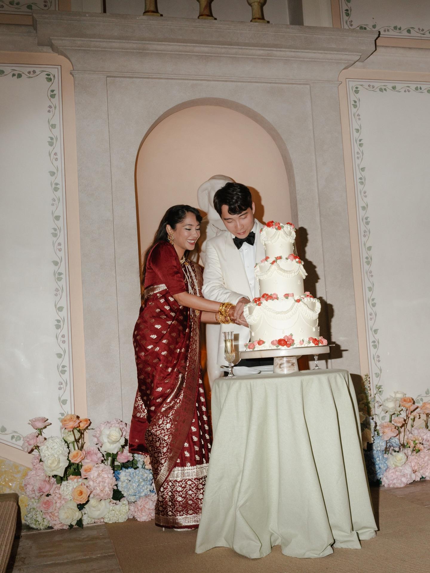 網民笑問Uncle Roger有沒有在結婚蛋糕上加上味精。