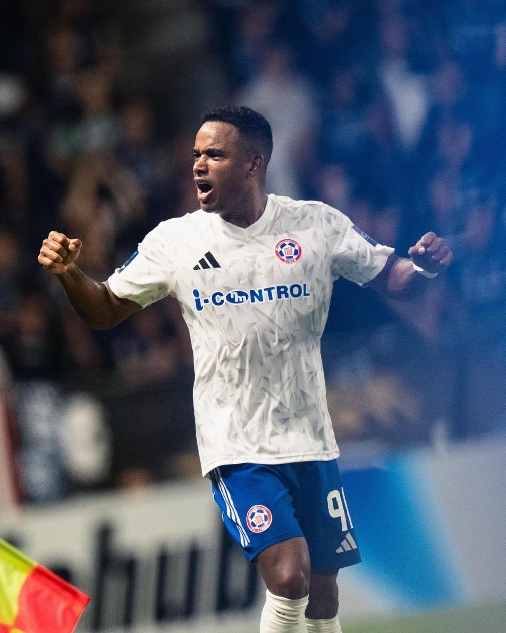 基華尼頓的入球一度為東方追平1:1。(東方足球隊fb)