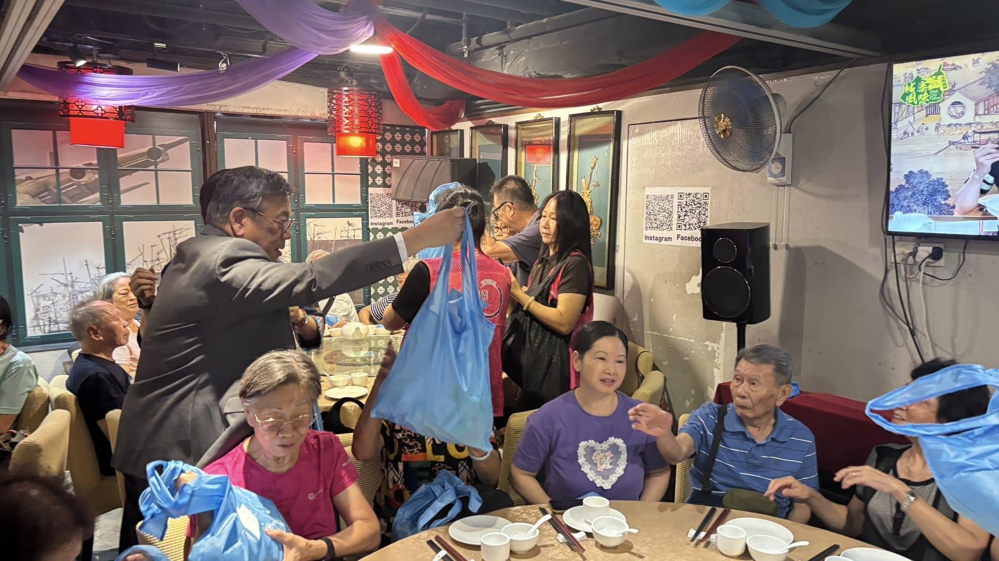 由市建局、香港中小型企業聯合會及中華電力合辦地膽推介龍城篇活動今日(15日)啟動。(商務及經濟發展局FB圖片)