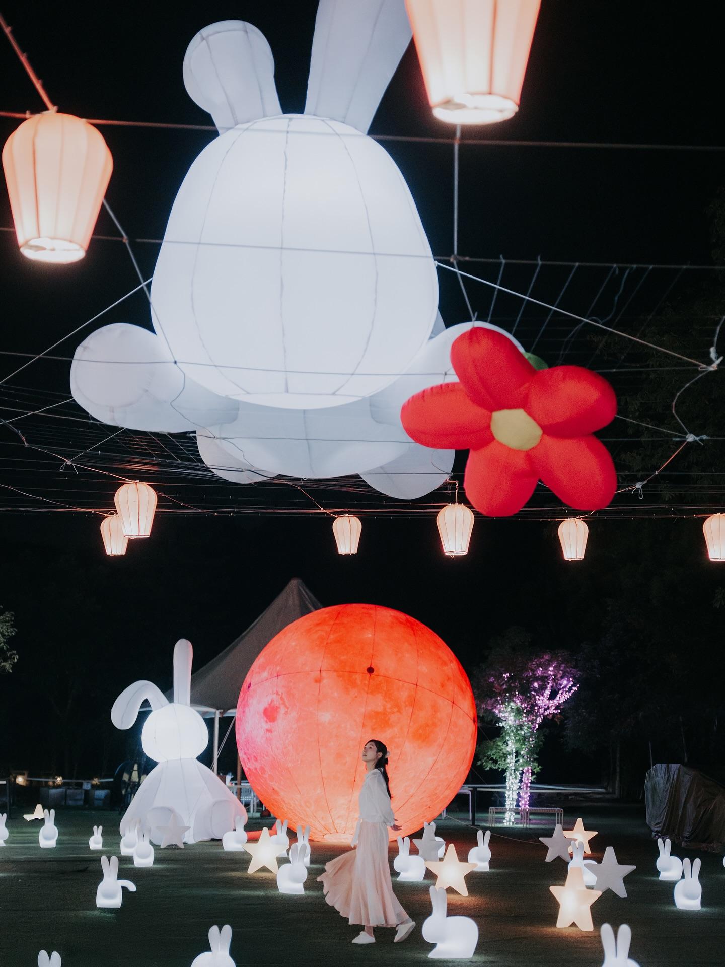 中秋兔樂園燈飾。(取自Lake House FB圖片)