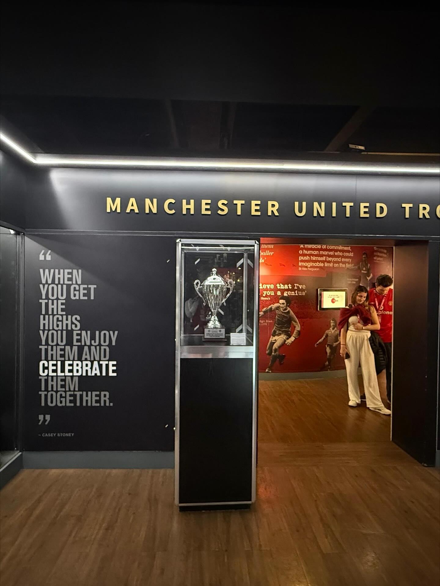 曼聯將香港表演賽獎盃放在博物館。(林溢欣IG)