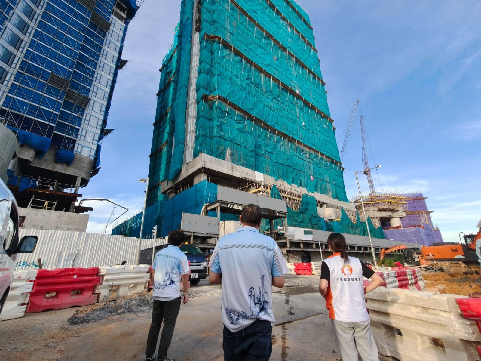 古洞北地盤男文員廁所暈倒不治。(fb「 香港建造業總工會」圖片)