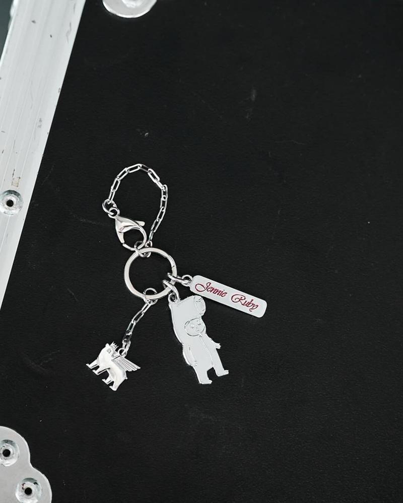 Jennie X Stanley保溫杯登場 延續BLACKPINK強勢