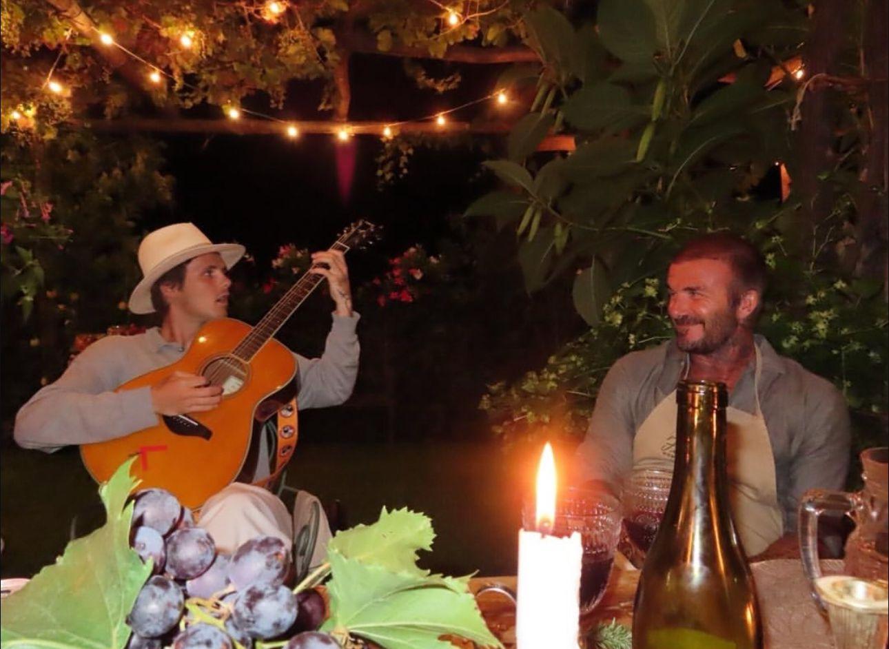 碧咸享受天倫樂,大仔Brooklyn繼續冇影。