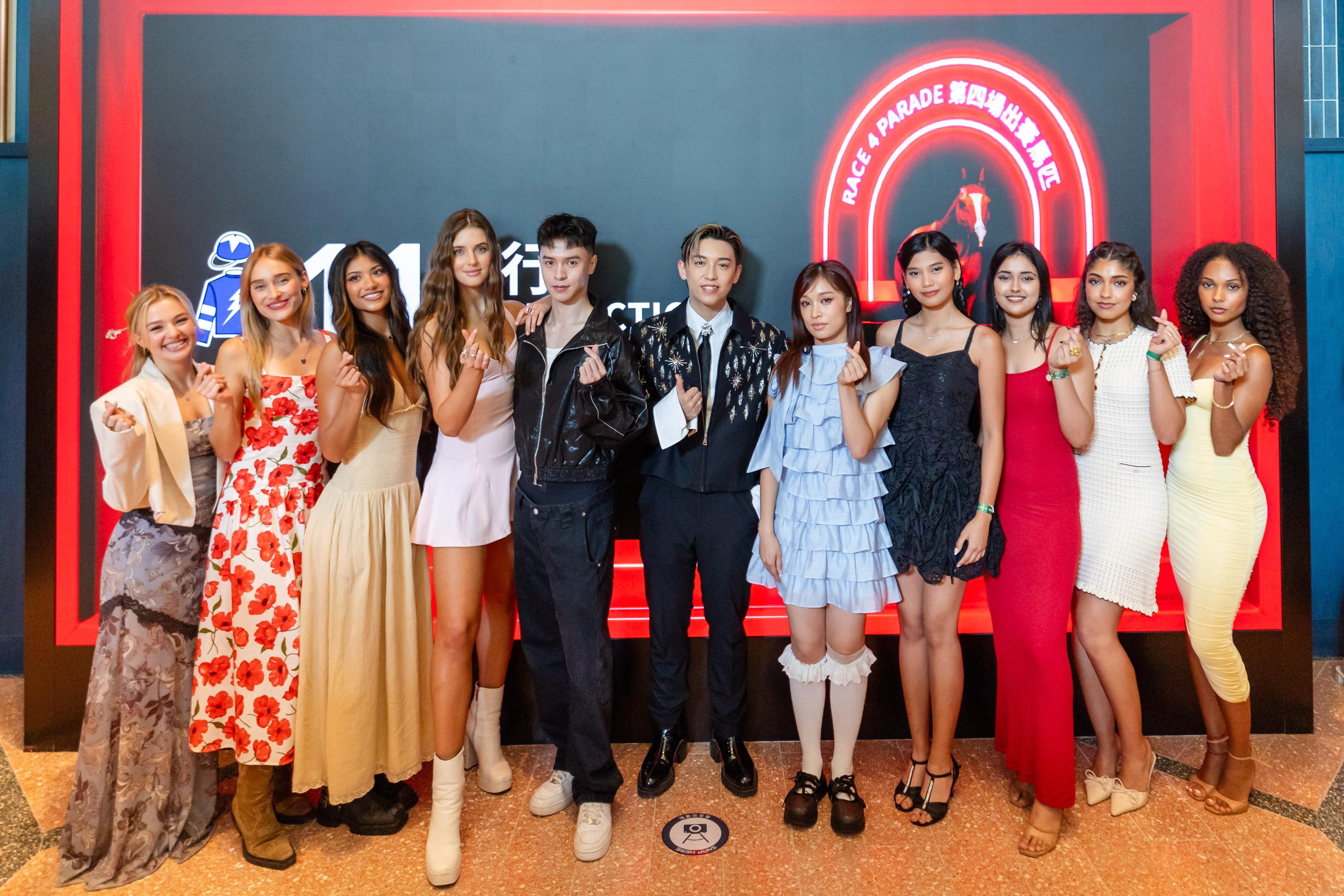 MC張天賦在沙田馬場表演完畢後,巧遇Now United隊員,齊齊大合照。