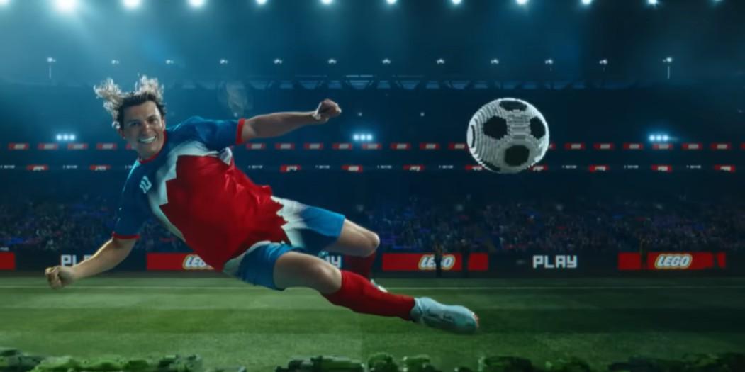 湯姆賀倫代言Lego 用積木化身百變造型(有片)