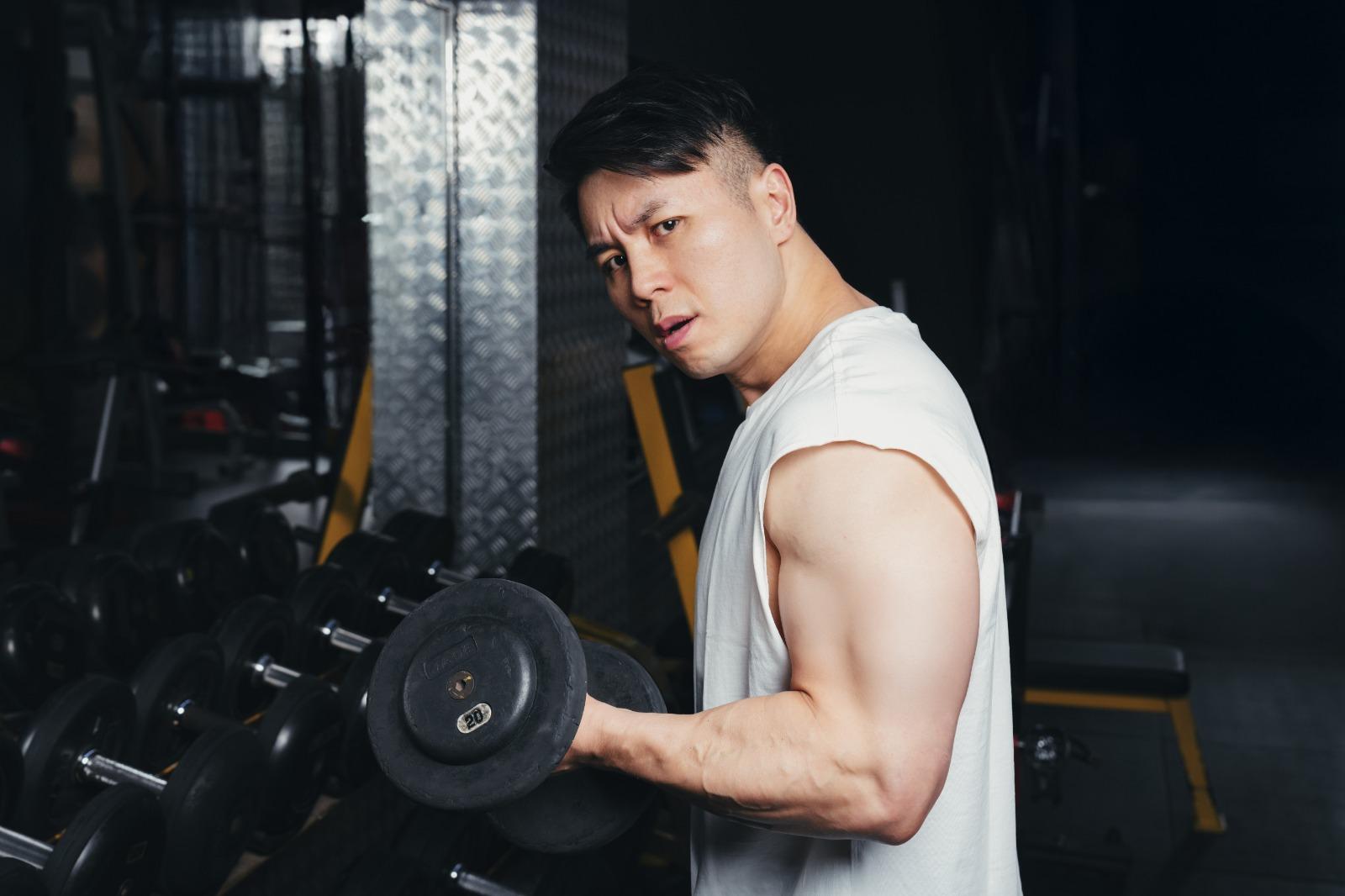 如今Eric已成為fit爆的「超級健身教練」,更是IFBB職業選手。