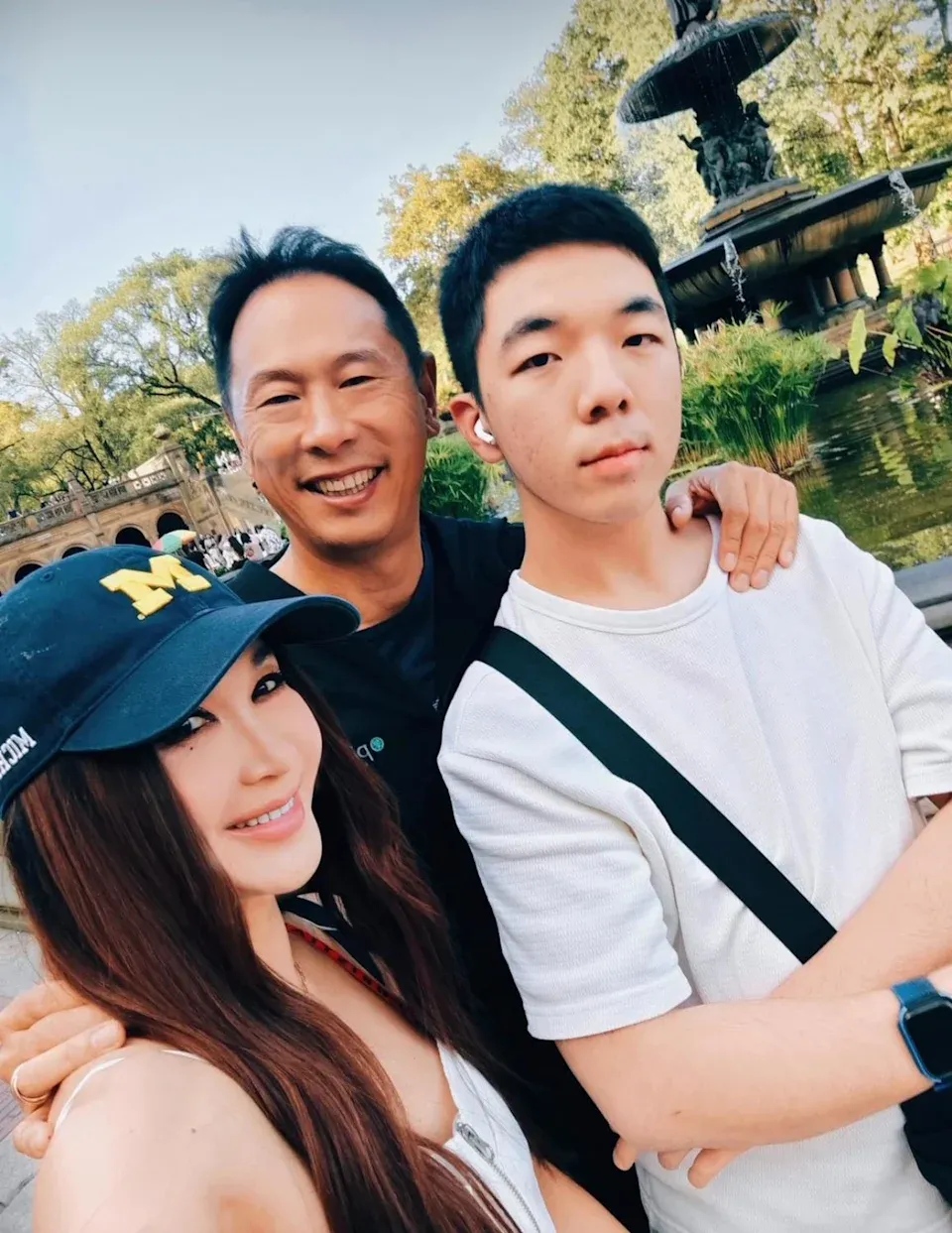 溫碧霞同老公呢期陪埋仔仔返美國開學