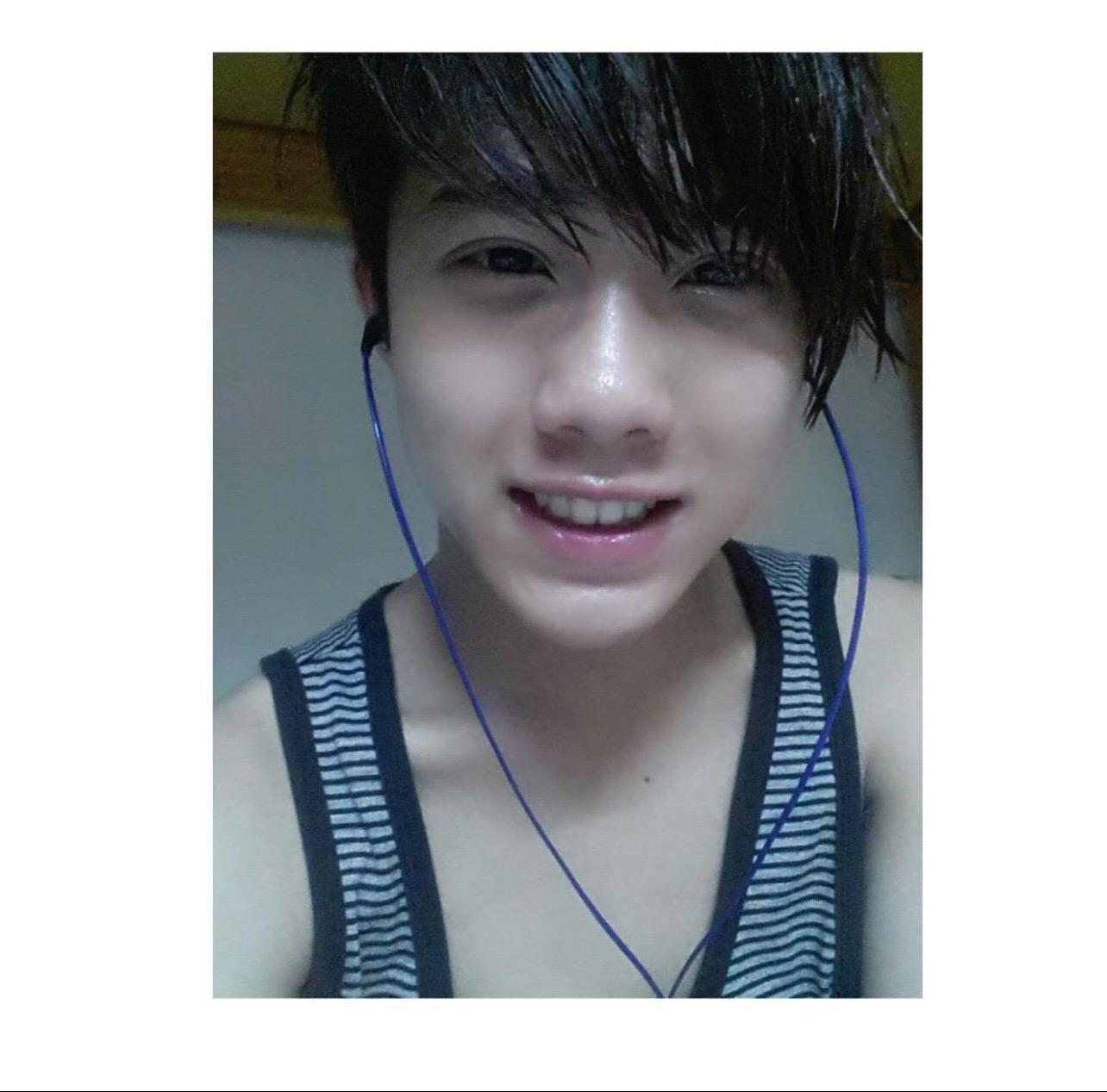 MC YIP在社交平台分享自己的「偽娘演變史」。