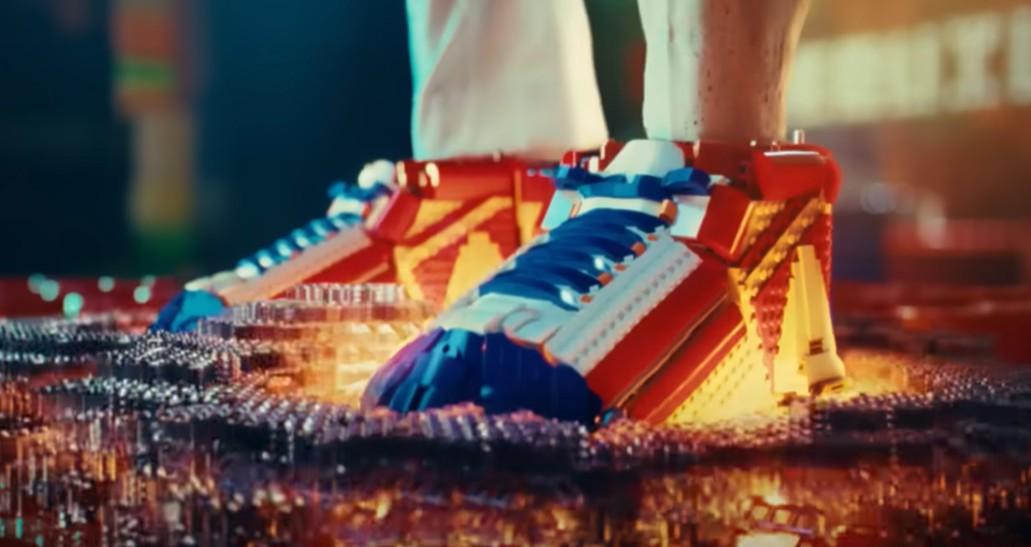 湯姆賀倫代言Lego 用積木化身百變造型(有片)