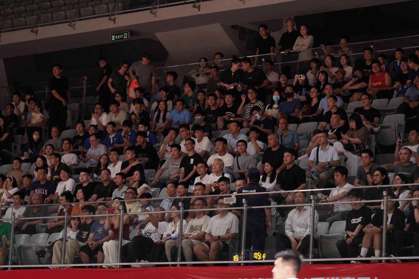 NBL|香港金牛挫石家莊翔藍,於深圳福田體育公園體育館舉行。