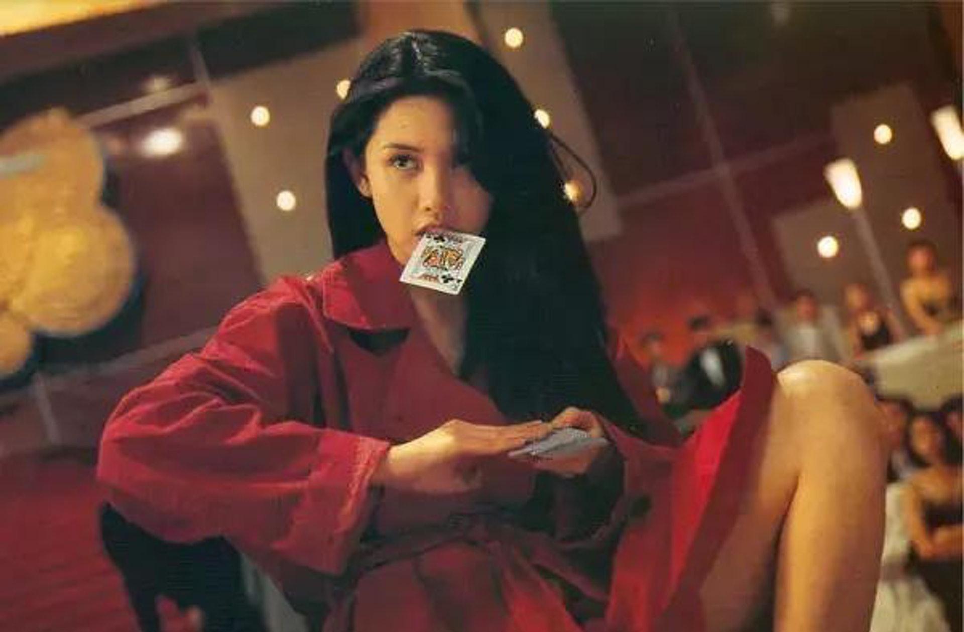 邱淑貞曾走紅影壇,於1998年息影。