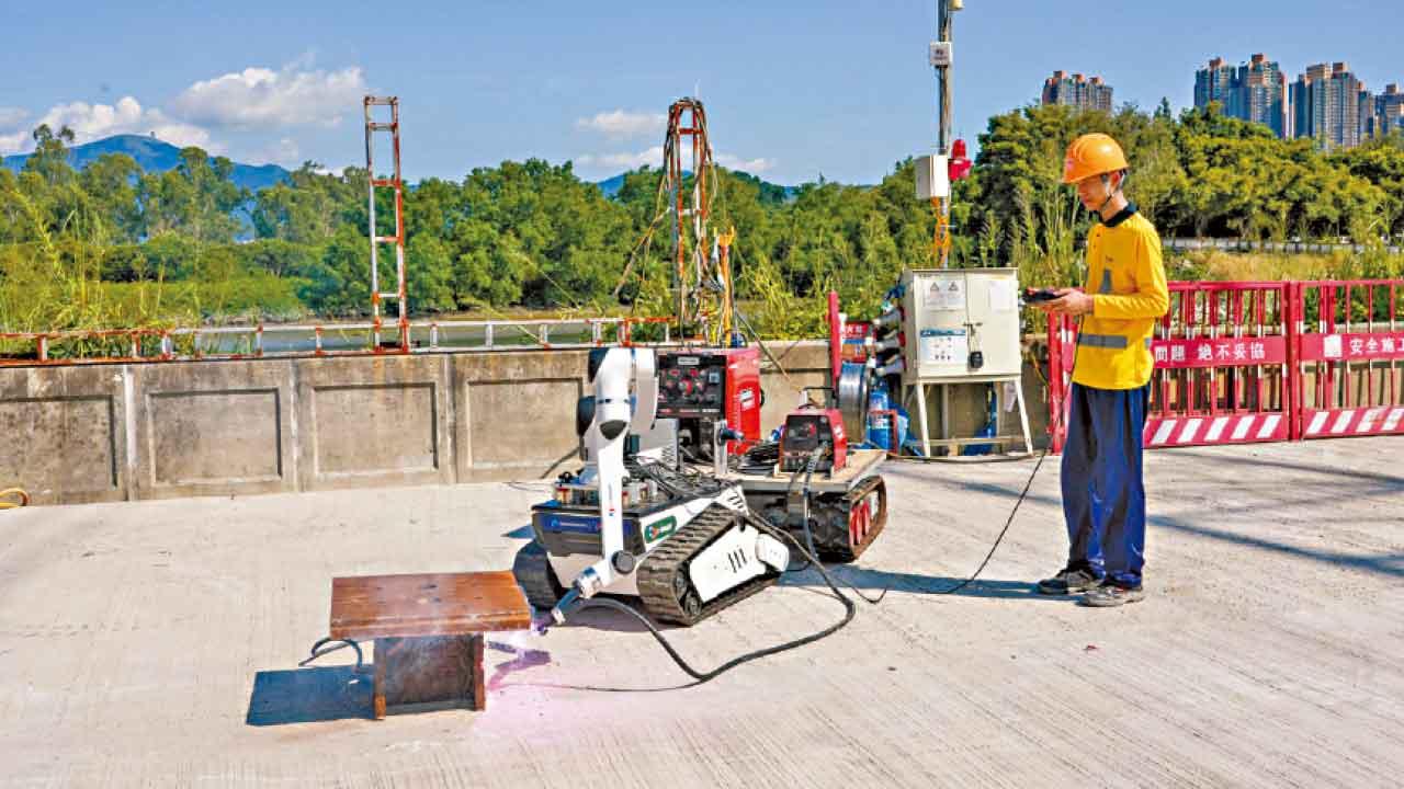 工務工程引入建築機械人