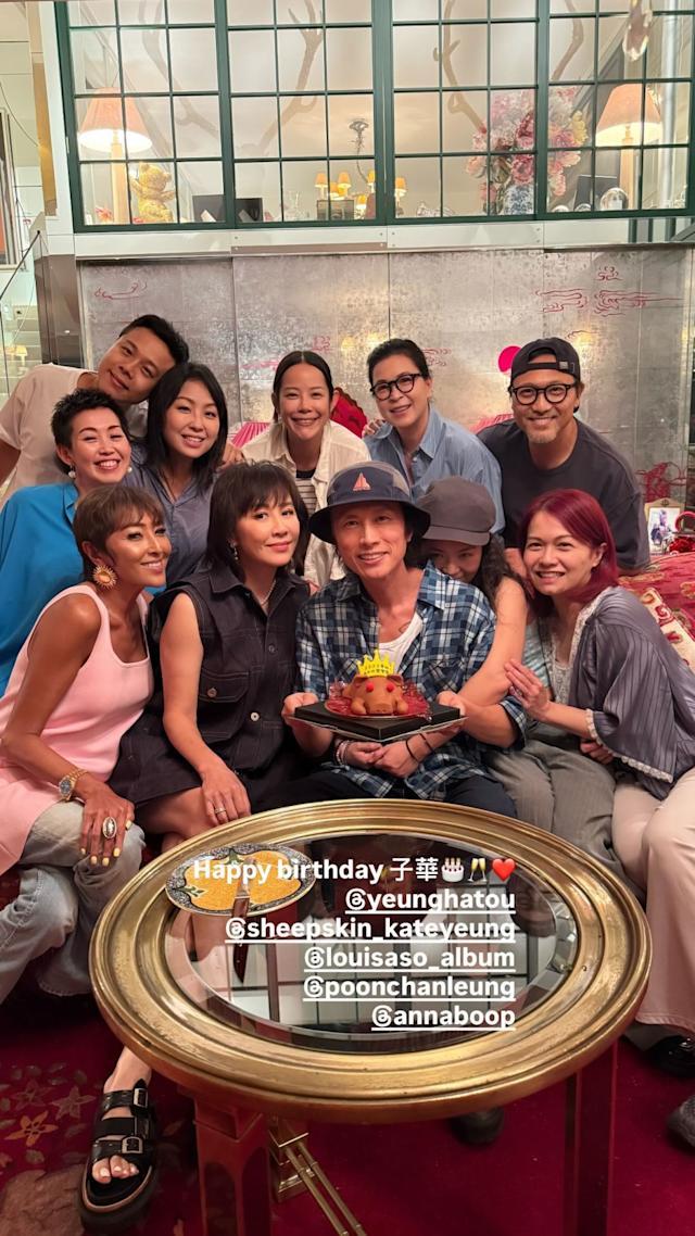 子華神預祝65歲生日,合照時被黃呈欣從後攬實惹起猜測。