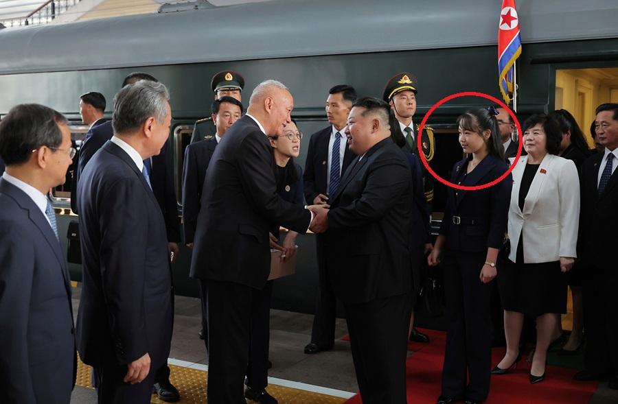會晤2.5小時普京邀金正恩訪俄羅斯 金與南韓國會議長握手兩韓破冰?