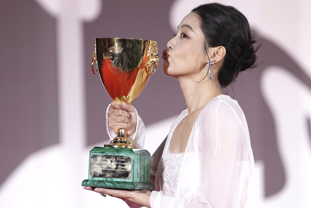 威尼斯影展|辛芷蕾憑《日掛中天》成第三位華人影后。(美聯社)