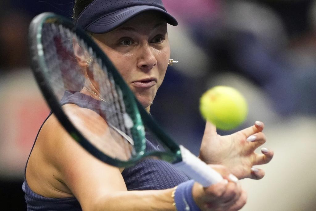 莎巴蘭卡(Aryna Sabalenka)擊敗艾莉絲莫娃(Amanda Anisimova),衛冕美國網球公開賽女單冠軍。(美聯社)