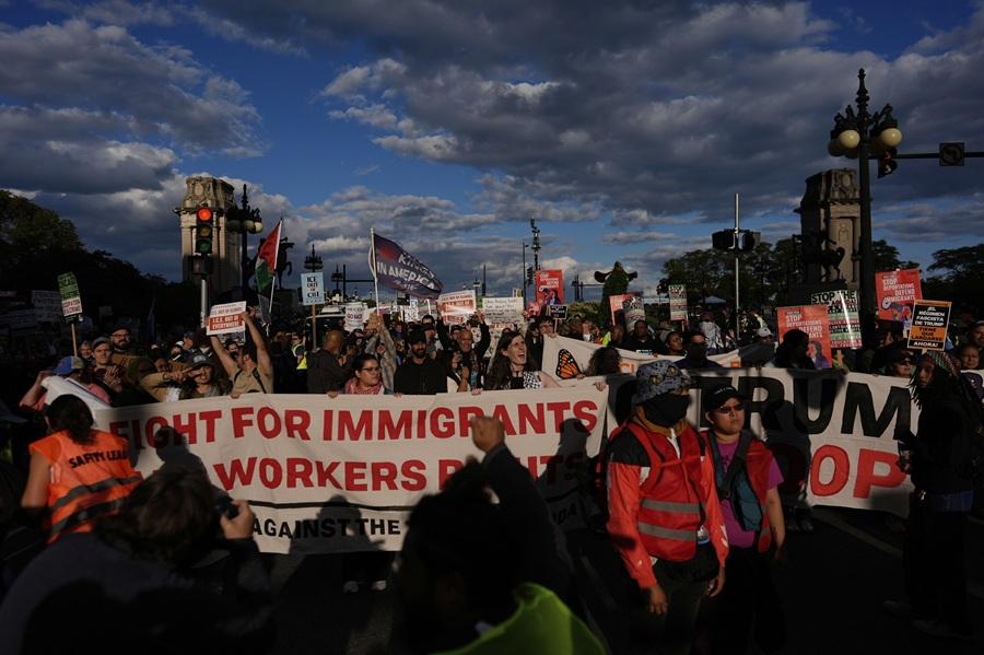 特朗普:無意向芝加哥開戰 威脅讓對方見識「戰爭部」